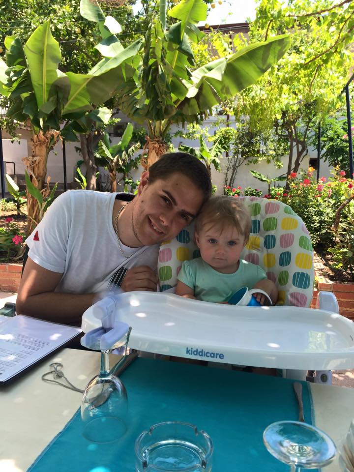 dad and daughter in a restaurant 