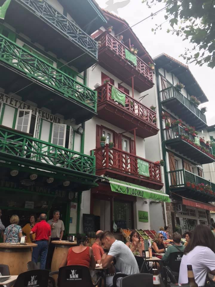 the painted houses in Hondarribia 