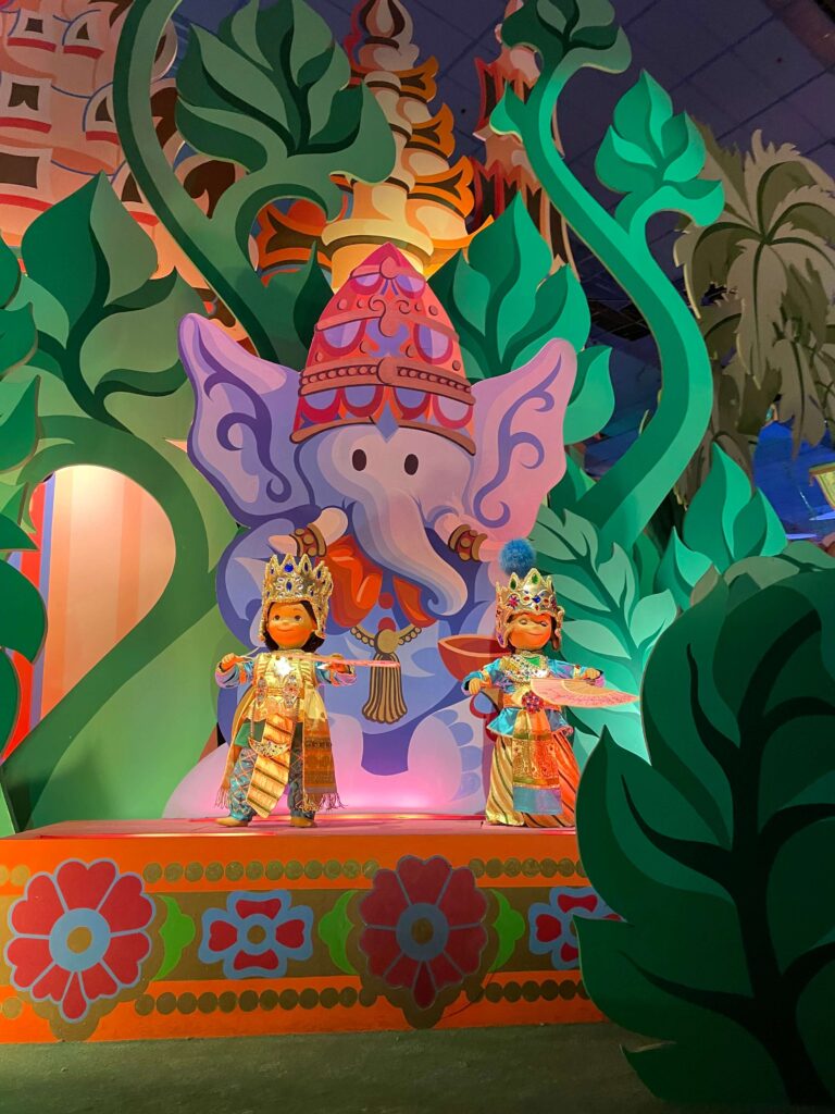 It's a small world at disneyland paris 